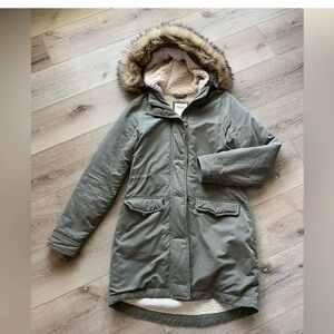 Abercrombie & Fitch Green Puffer Coat with
Hood, no faux fur on hood!